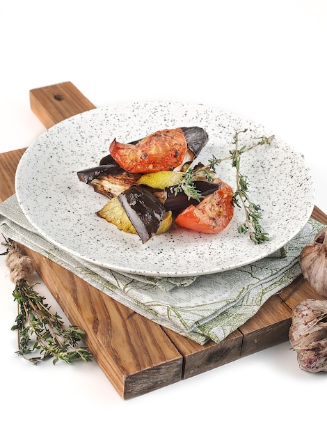 Talerze z trzema daniami